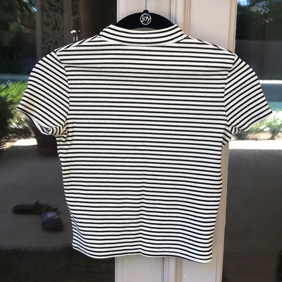 crop top - Picture 2 of 3